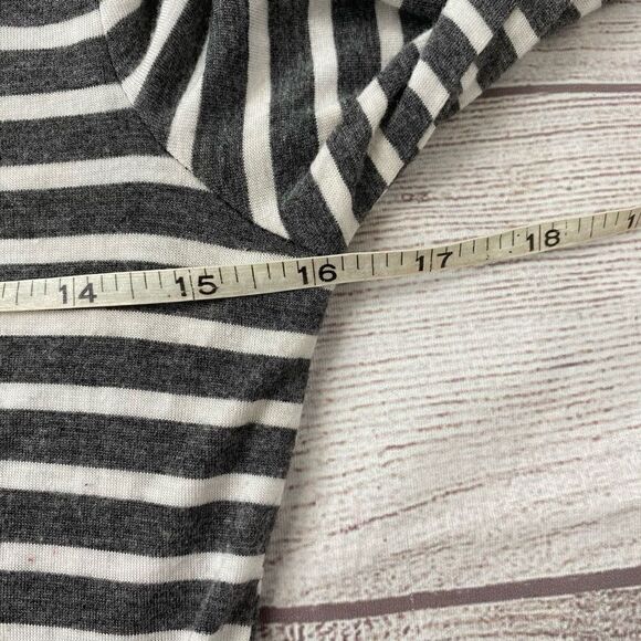 Paper+Tee women M Longsleeve scoopneck stripe top w/lace sides grey & white - Picture 6 of 9